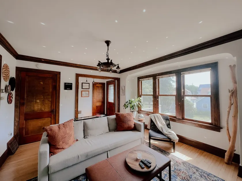 Bright & stylish home in Bay View - Image 1
