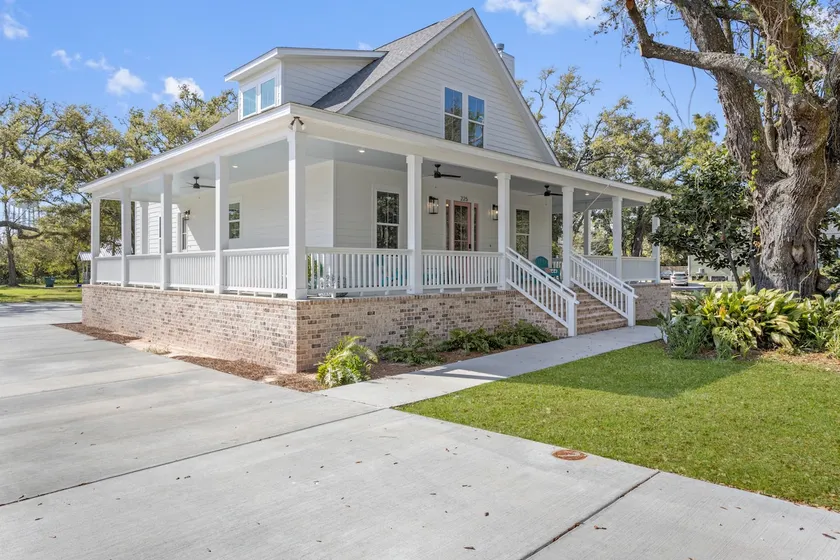 Coastal Jewel Spacious Beach Home Steps to Sand - Image 1