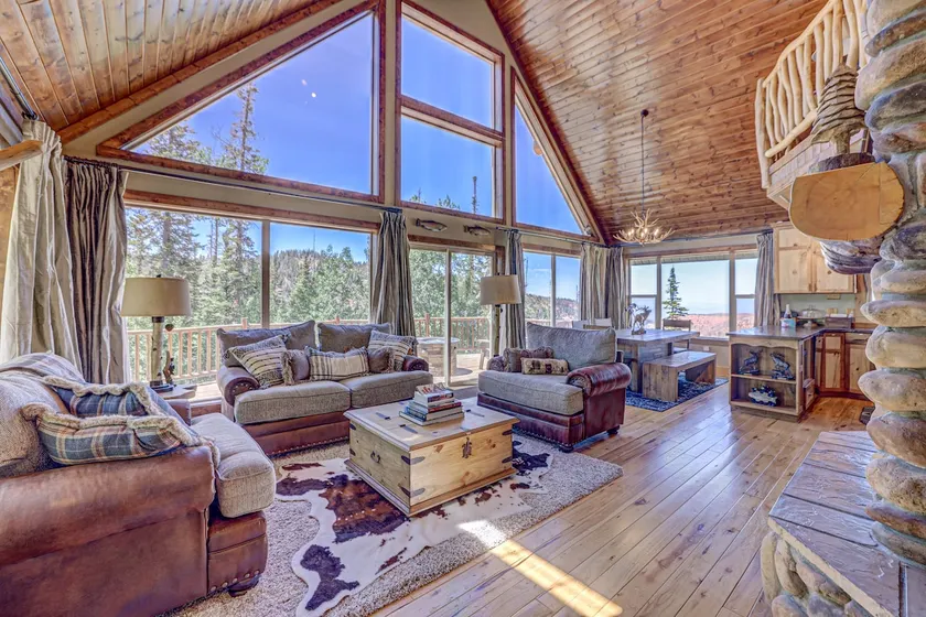 Cozy, Private Cabin - 2 Minutes from the Lifts - Image 1