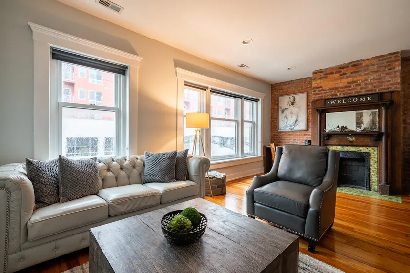 Luxury High Street Flat - Private Parking!!! - Image 1