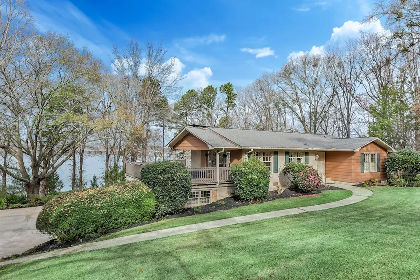water front 4 bedrooms, 3 baths, Pontoon Rental - Image 1