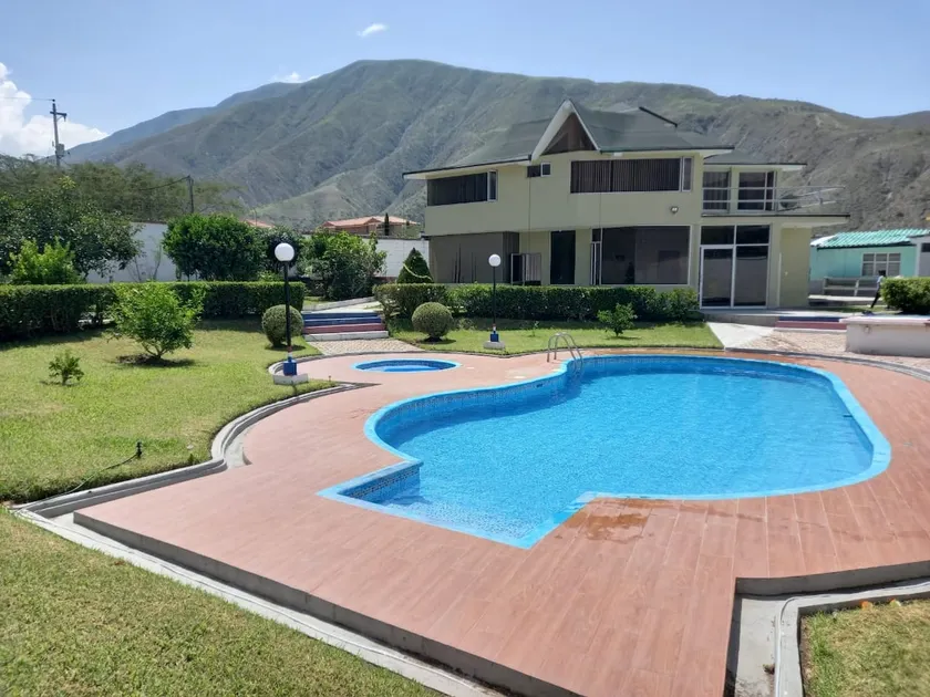 Nice and cozy summer house with a pool - Image 1