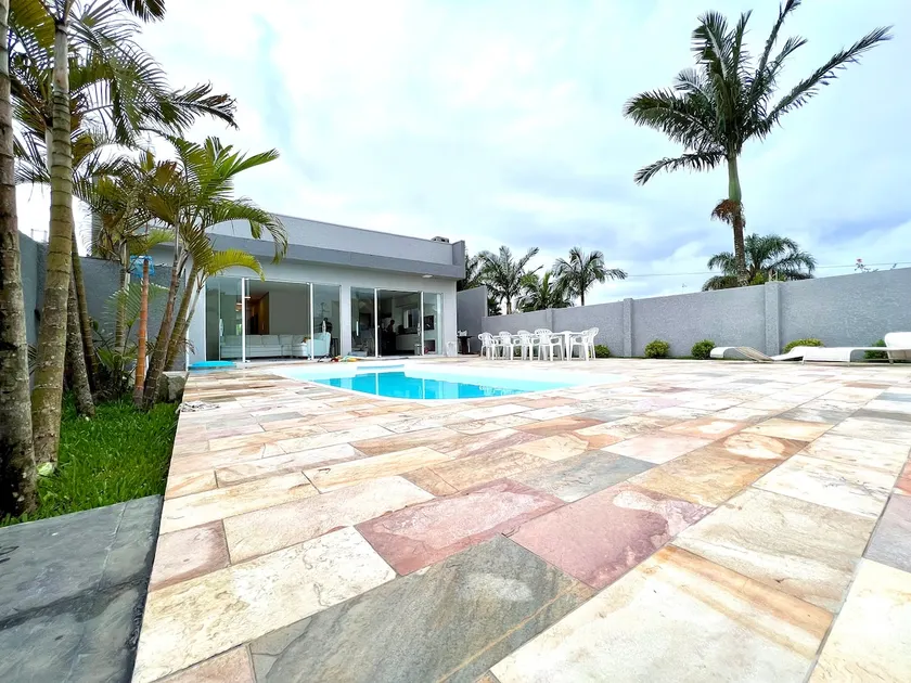 Nice house with pool and air-conditioning - Image 1