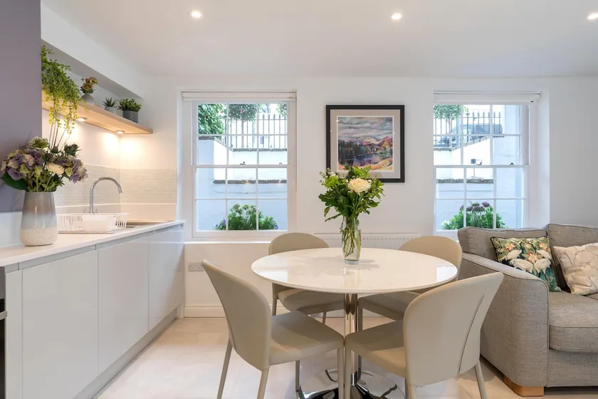Stunning 2 Bed Basement Flat in the Heart of Cheltenham! - Image 1