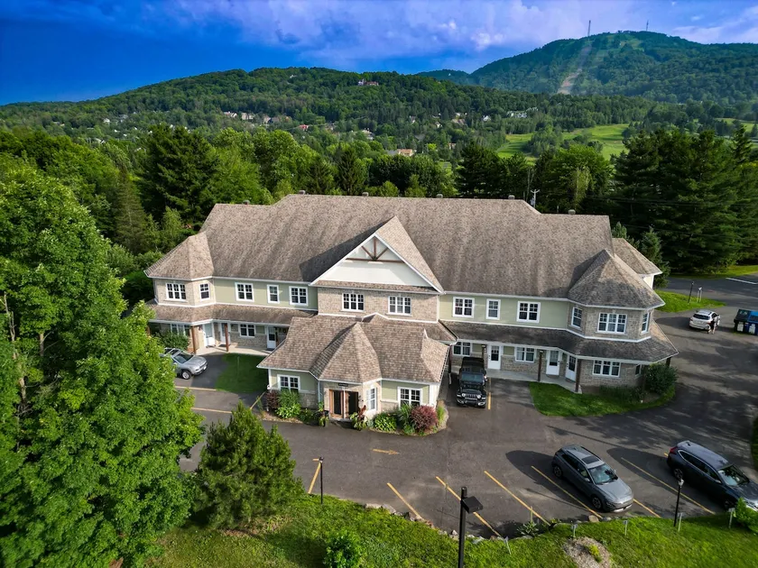 201 Champlain Bromont condo with CITQ mountain view # 248253 - Image 1