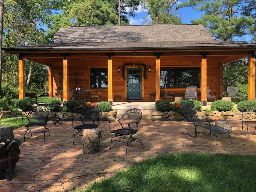 A unique mountaintop getaway overlooking Willow Croft Winery. - Image 1