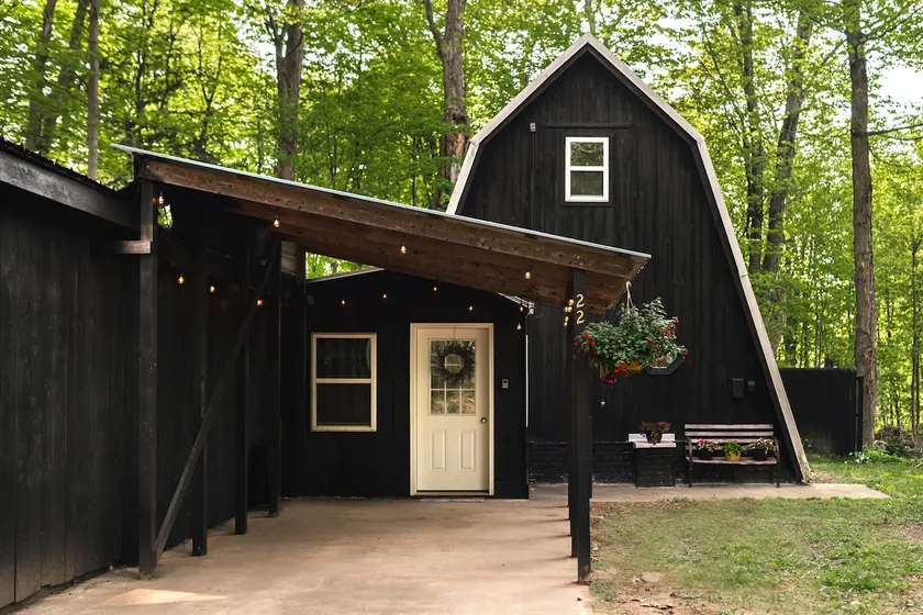 🌙 Olde Salem A-Frame Cottage 🔮 near Lake Ontario - Image 1