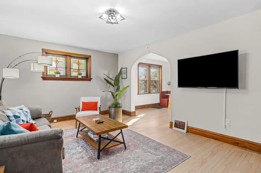 KingBed, Spacious Home |Awesome Location | Pets OK - Image 1