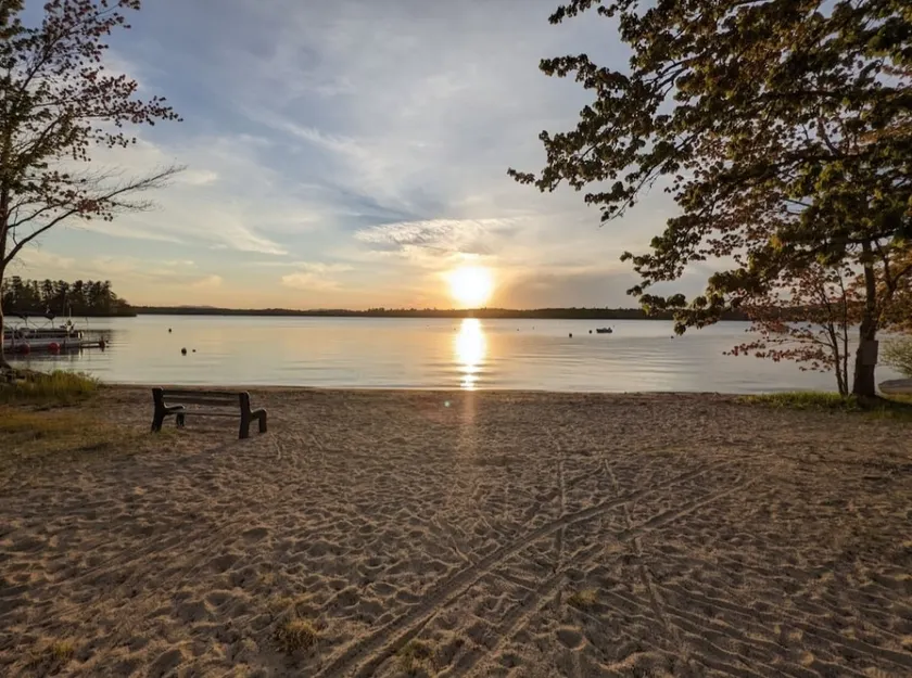 Amazing 2bed vaca home with sandy beach! - Image 1