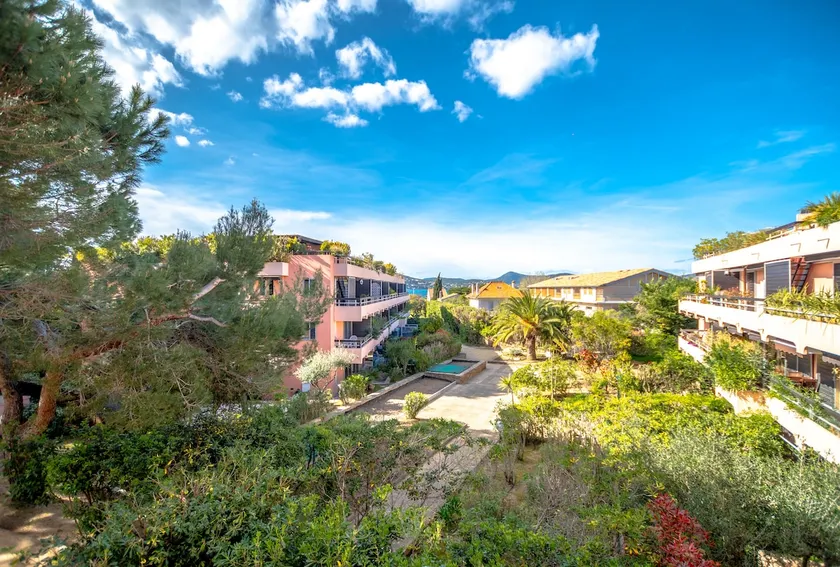 Luxury Apartment In A Residence In Saint Tropez - Image 1