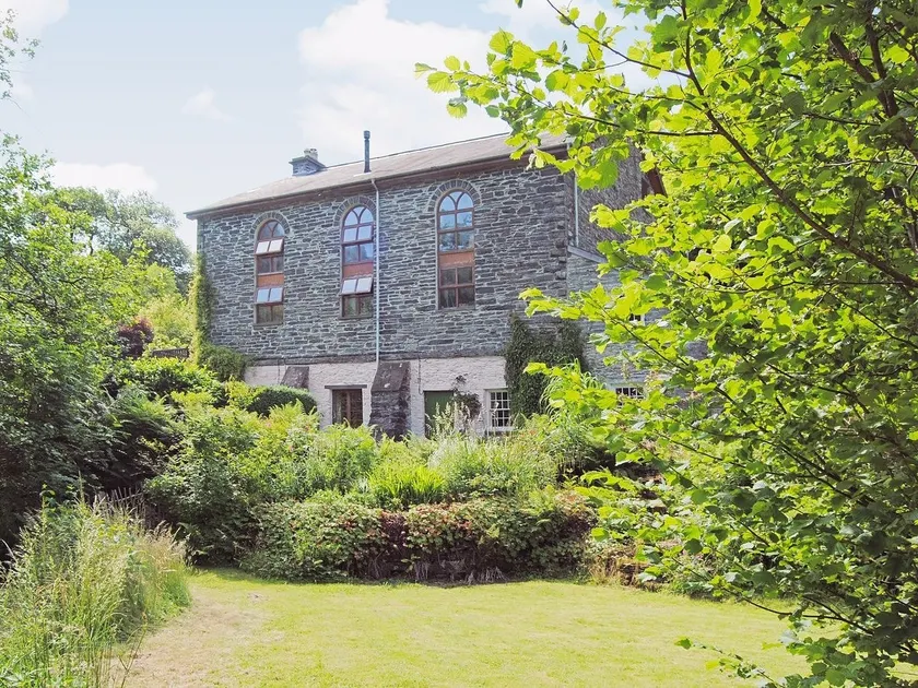Honeysuckle cottage, dog friendly, quiet location. - Image 1