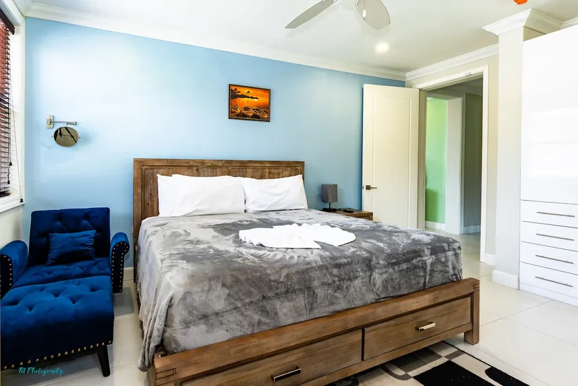 Upscale 3BR Apartment, Montego Bay, Sea Views - Image 1