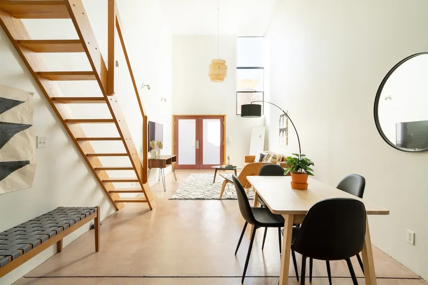 Centrally Located Designer Loft w/ Parking and A/C - Image 1