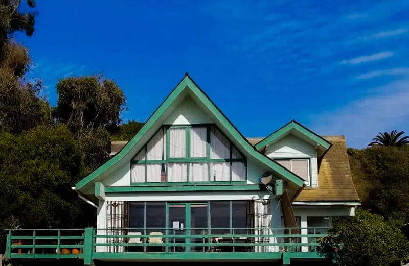 Oceanfront, bright and ready to enjoy - Image 1