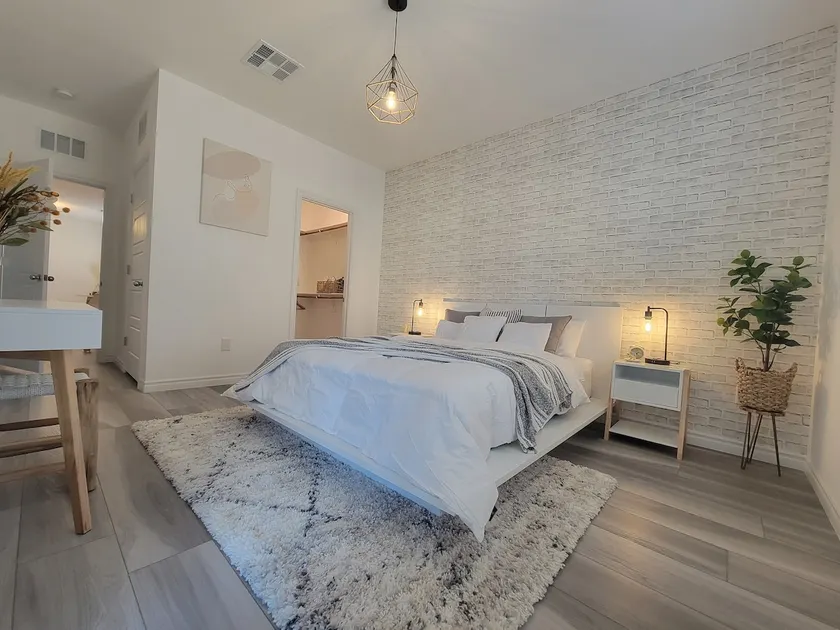 Beautiful 1-Bedroom Guesthouse, Private Entrance - Image 1