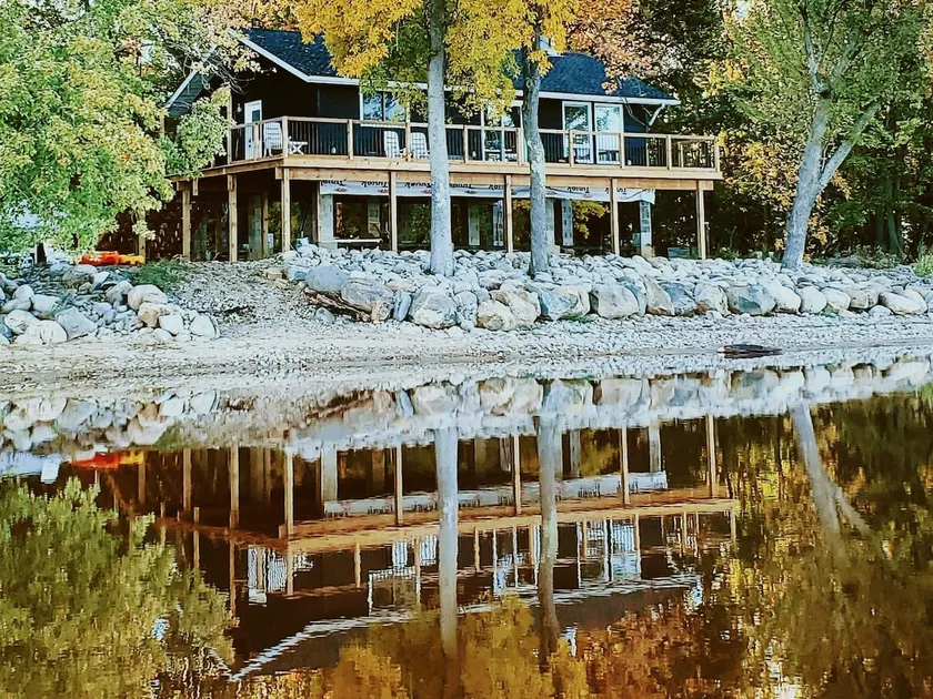The Beach House on Ottawa River - Image 1