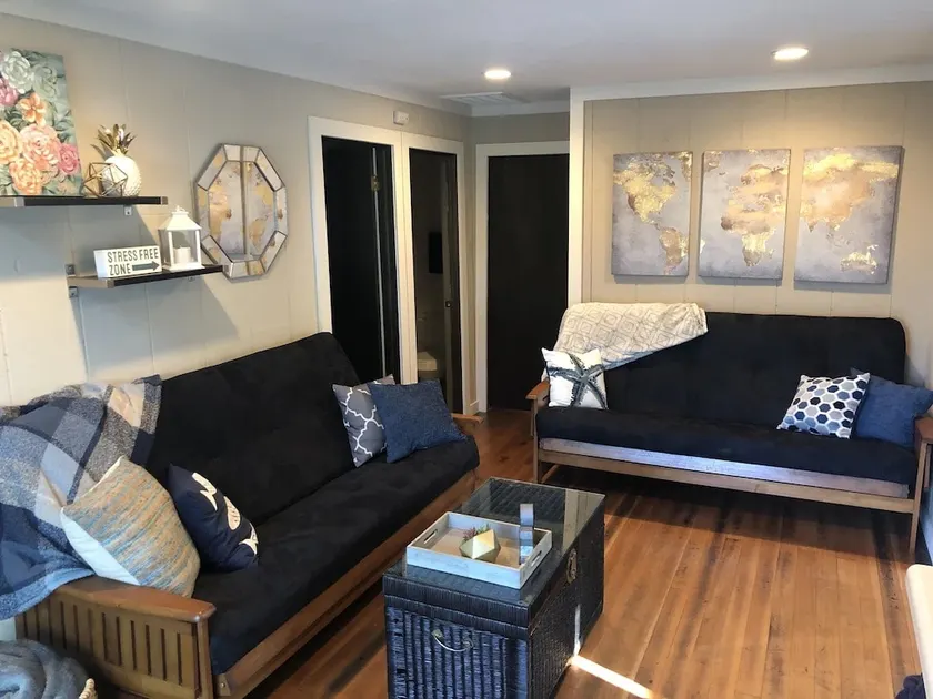 Cheerful 2 bdrm, 1.5 bath plus loft in Clear Lake! - Image 1