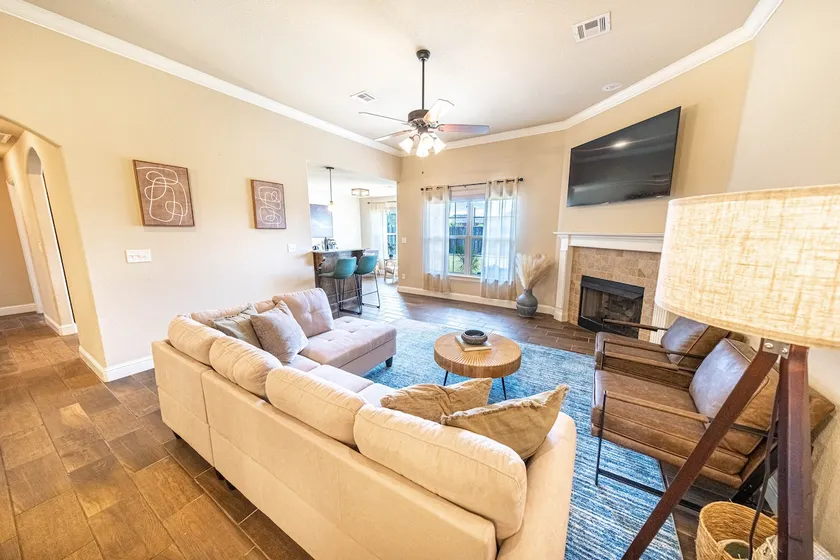 Stay Eventide: Your Bentonville Retreat - Image 1