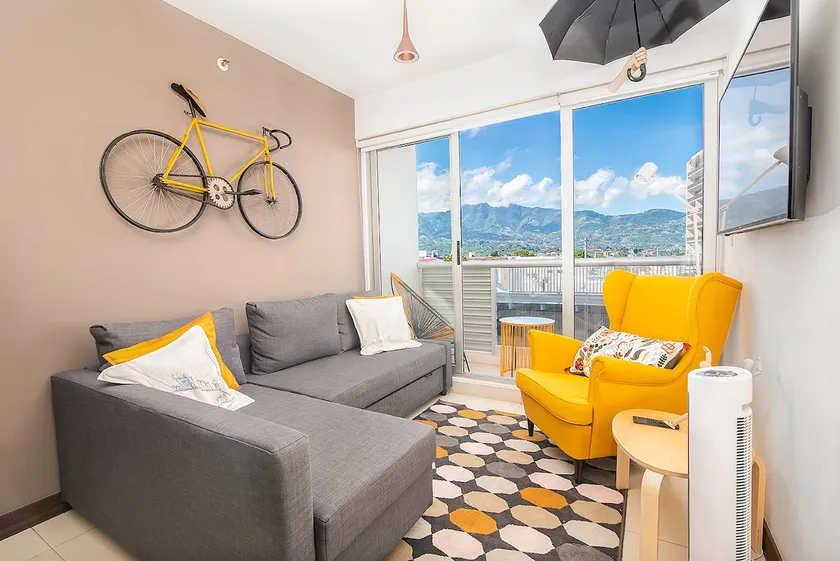 Classy Apartment w/ King Bed Close to Airports - Image 1
