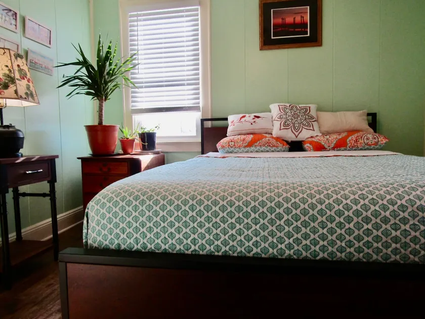 Vibrant 2 BR Home Rooted Near The New River Gorge - Image 1