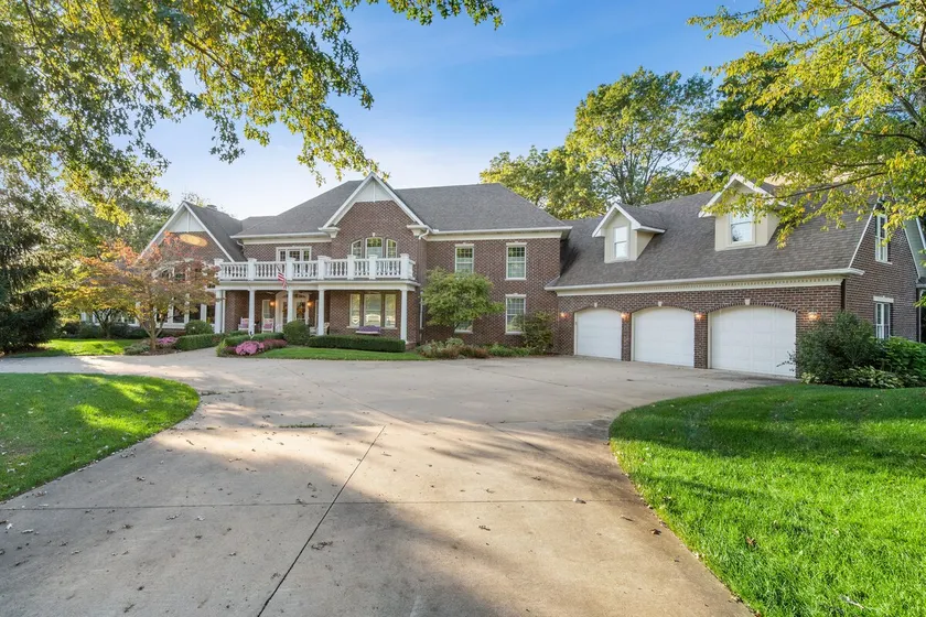 Private 25 acre, 6 bedroom estate. Sleeps up to 24 - Image 1