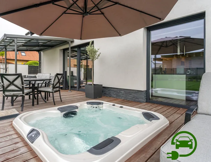 ESCAPE THE ORDINARY (Sauna & Jacuzzi) - Image 1