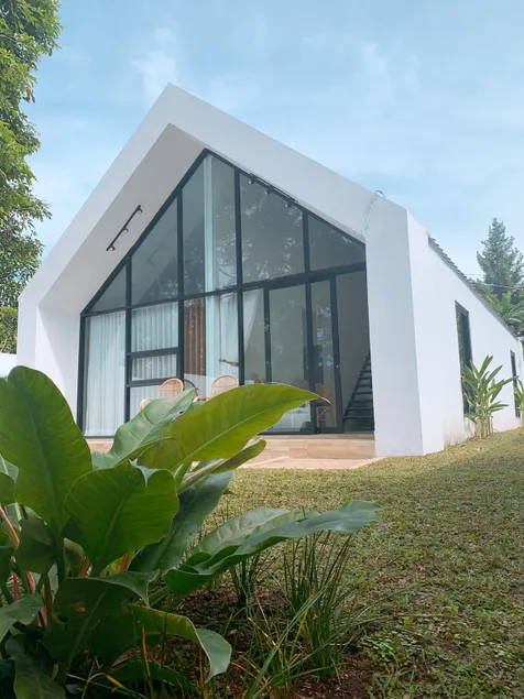 Casa de Gaudi Lembang - Modern Design Villa 3 bed - Image 1