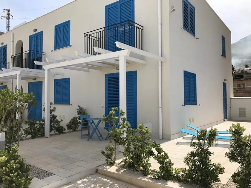Rita and Giuli's Holiday Home - Image 1