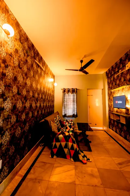 1-BHK AC with Kitchen On Ground Floor Near Beach - Image 1