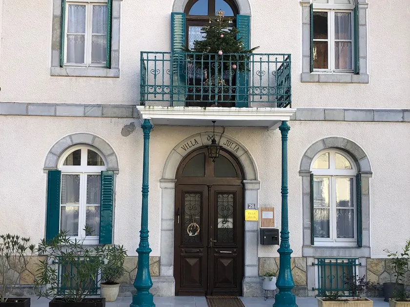 Villa Julia apartment in the center of Capvern-le-Ben - Image 1