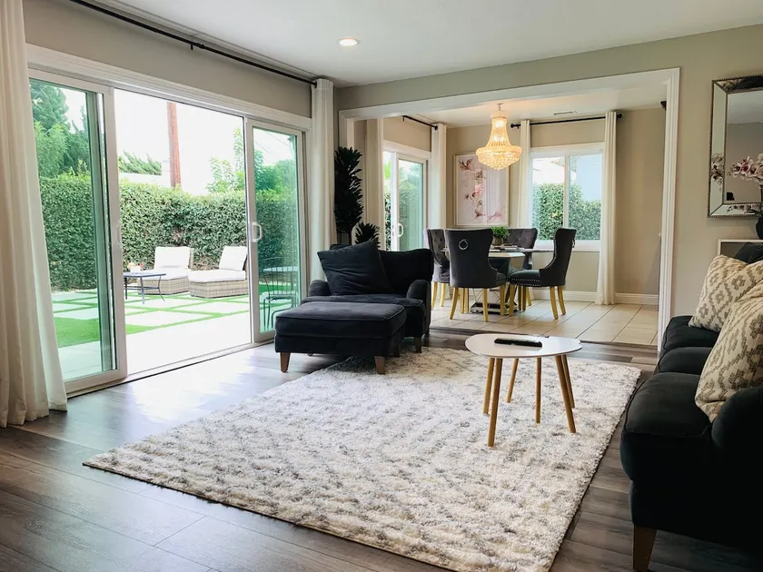 Stylish Home Centrally Located to BEACHES/LAX/SOFI - Image 1