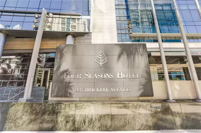 Luxury Studio st Four Seasons Hotel w/ bayview - Image 1