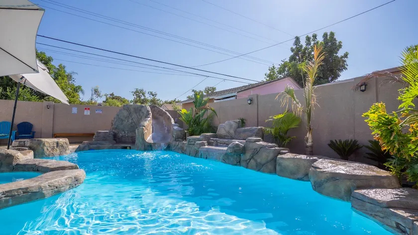 Comfortable 3br PoolHome Near Hospitals & Campuses - Image 1