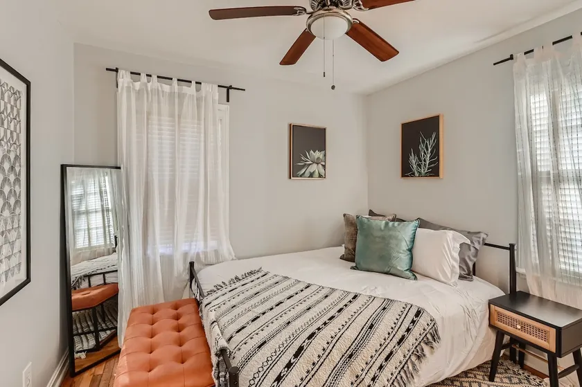 Delmar · The Quaint and Cozy Boho - Central the Sites! - Image 1
