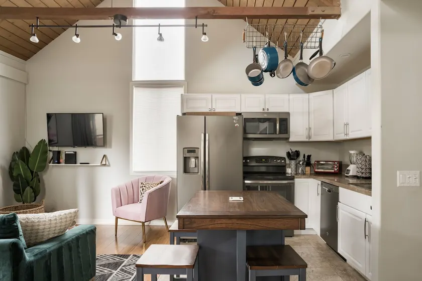 Lovely Studio with full Kitchen and Pool - Image 1
