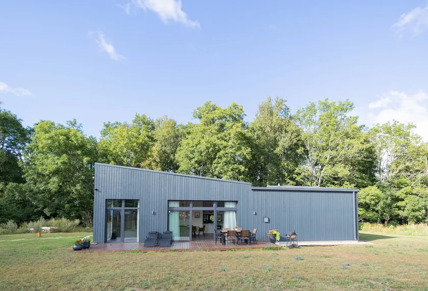 Modern house with 3 bedrooms, 2 baths, sauna, WiFi - Image 1