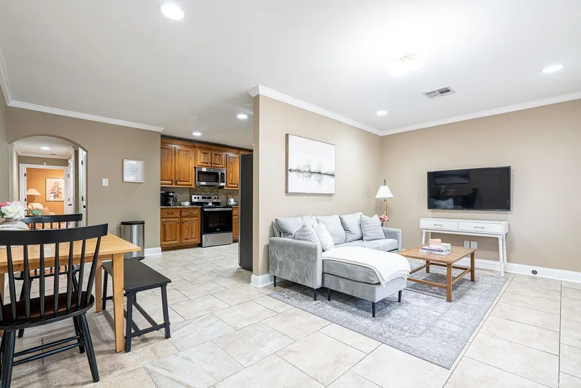 The Saint Street Retreat Townhouse - Image 1