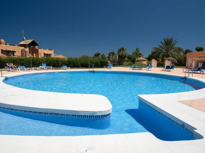 Appartement avec Piscine Commune - Image 1