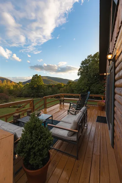 Mtn Views • Firepit • 5 Min to Hiking/Brewery - Image 1