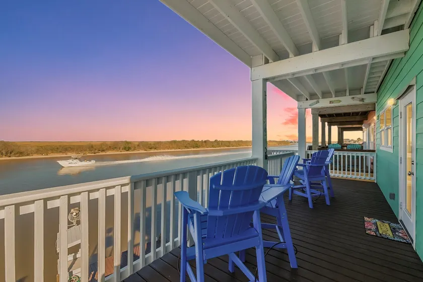Matagorda ”Beach Please!” right on the CO River! - Image 1
