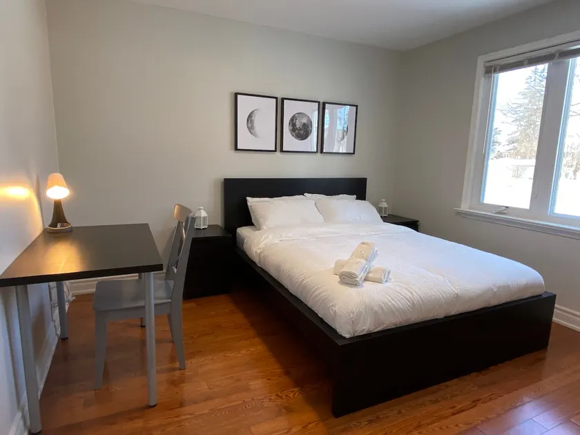 Cozy 3BR - Downtown in 30 mins, Near GO train - Image 1