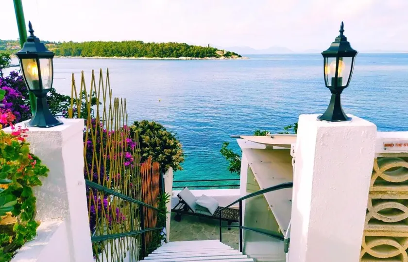 Efi's Cottage by the sea - Image 1