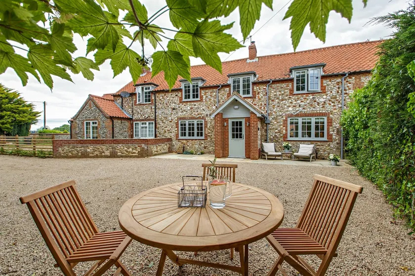 Stylish Luxury Cottage close to the Coast - Image 1