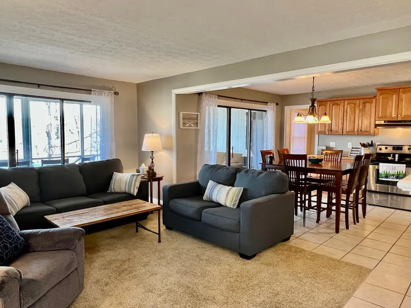 Woodson Bend Gorgeous Lake View Condo First Floor - Image 1