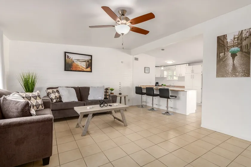 4 BR Home in the heart of Phoenix (Next to GCU) - Image 1