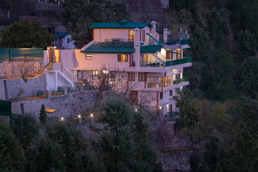Lux 7BR Estate | W/Cook | BBQ, Near Kanchi Dham - Image 1