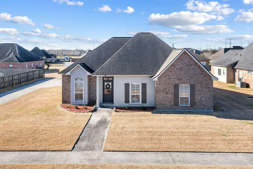 Just minutes from LSU, SU & Downtown Baton Rouge! - Image 1