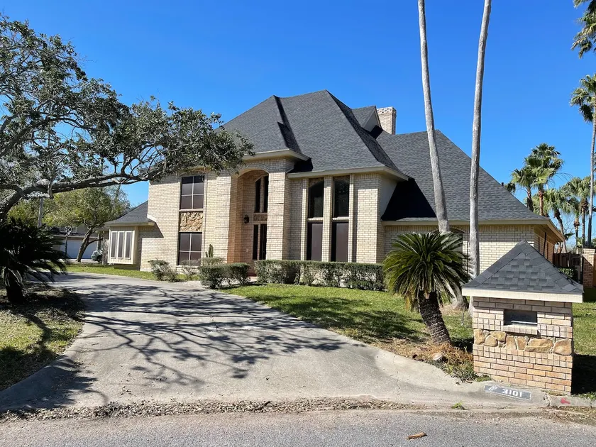 Breathtaking, Lakefront, Pool, Private, big group, birds viewing - Image 1