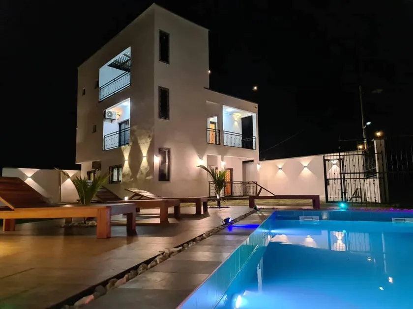 Lovely place with pool - Image 1