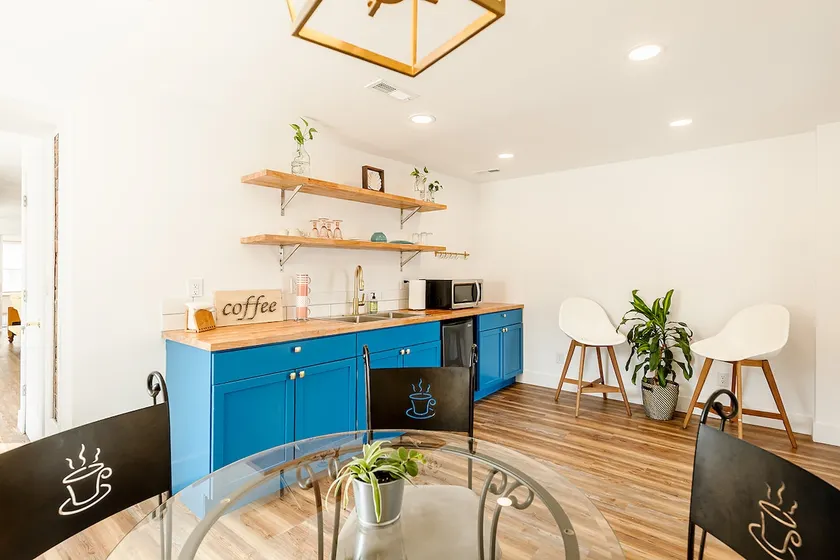 Apartment close to Cincinnati - above coffee shop - Image 1